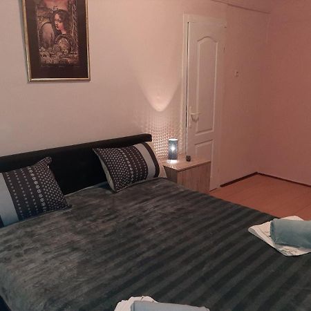 Krin Apartman 苏博蒂察 外观 照片